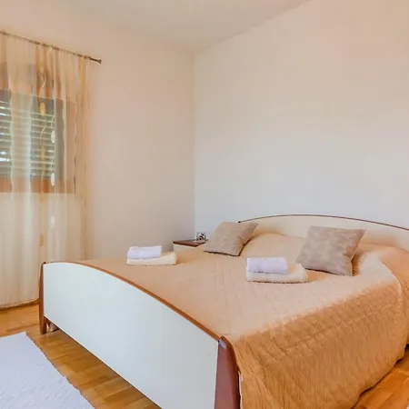 Seafront Marija-three Bedroom With Sea View *