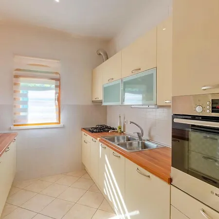 Seafront Marija-three Bedroom With Sea View * Prigradica