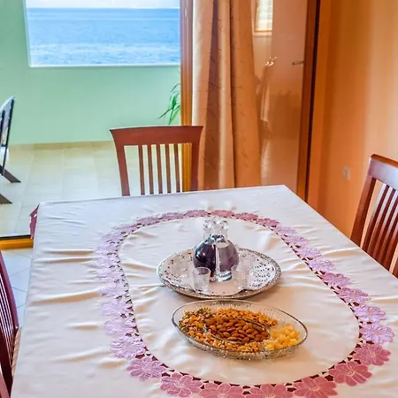 Seafront Marija-three Bedroom With Sea View Semesterbostad *