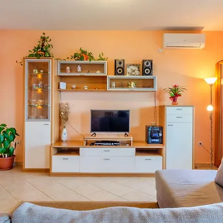 Seafront Marija-three Bedroom With Sea View 普利格拉迪卡