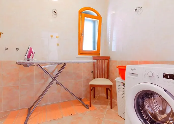 بيت للعطل Seafront Marija-three Bedroom With Sea View بريغراديكا