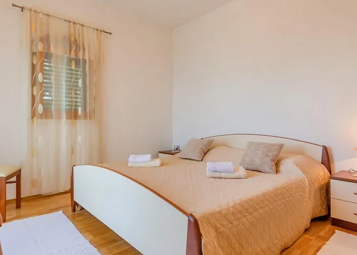 Seafront Marija-three Bedroom With Sea View *