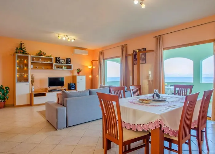 Seafront Marija-three Bedroom With Sea View بيت للعطل *